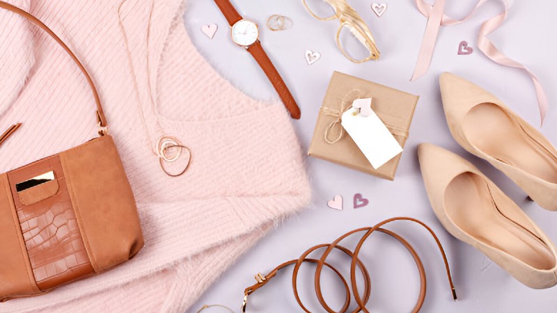 How to Accessorize Any Outfit